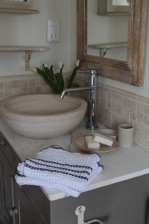 Roundhill Farmhouse Kelston Room photo