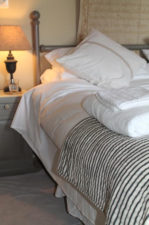 Roundhill Farmhouse Kelston Room photo