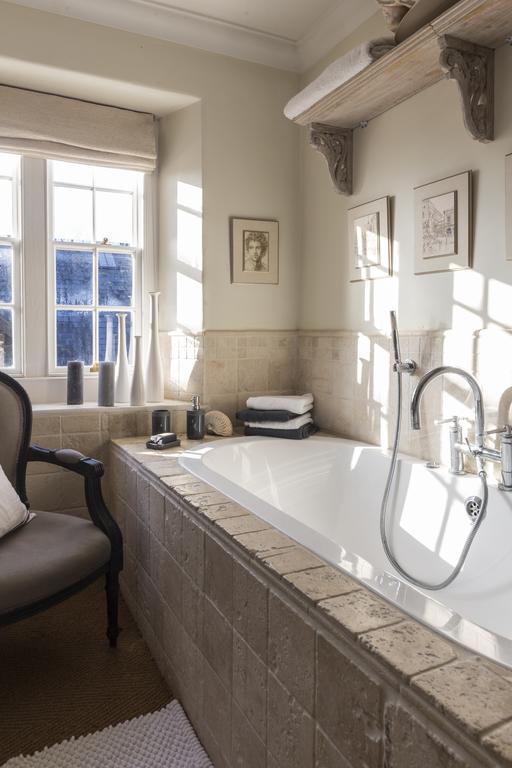 Roundhill Farmhouse Kelston Room photo