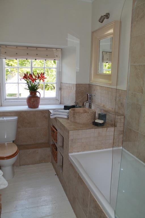 Roundhill Farmhouse Kelston Room photo